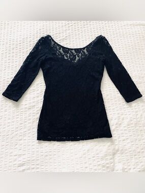 Guess Black Lace Top Size Small 3/4 Sleeve Sheer Yoke Fitted Stretch